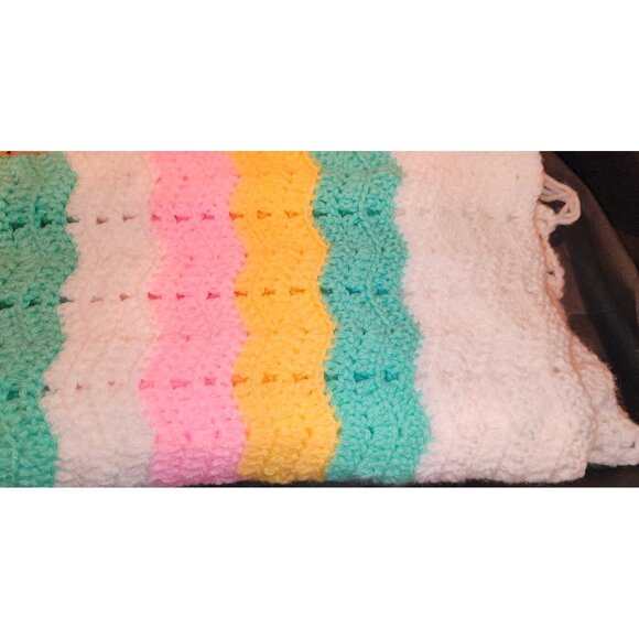 Handmade with Love Multicolor Crochet Blanket With Fringe Edges NEW - Picture 3 of 9